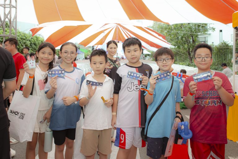 Đêm Trung Thu "Vầng Trăng Yêu Thương" tại Vinhomes Central Park